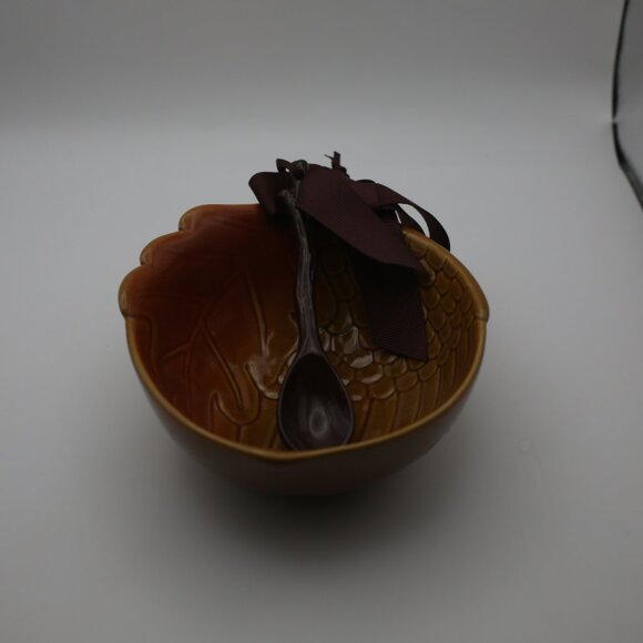 Hallmark Autumn Acorn Bowl with Twig Serving Spoon: Fall/Thanksgiving - Picture 2 of 8